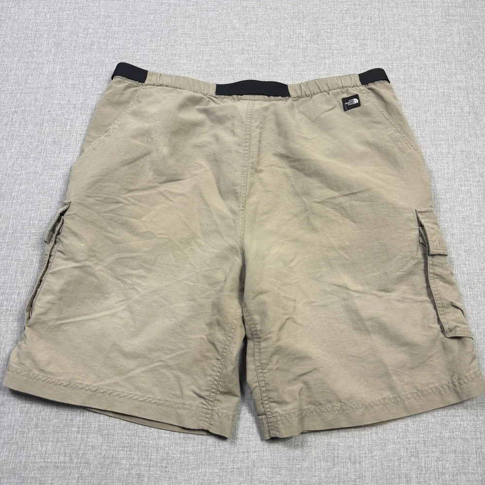The North Face Cargo Shorts Mens L Beige Nylon Microfiber Flat Front 10 Inseam